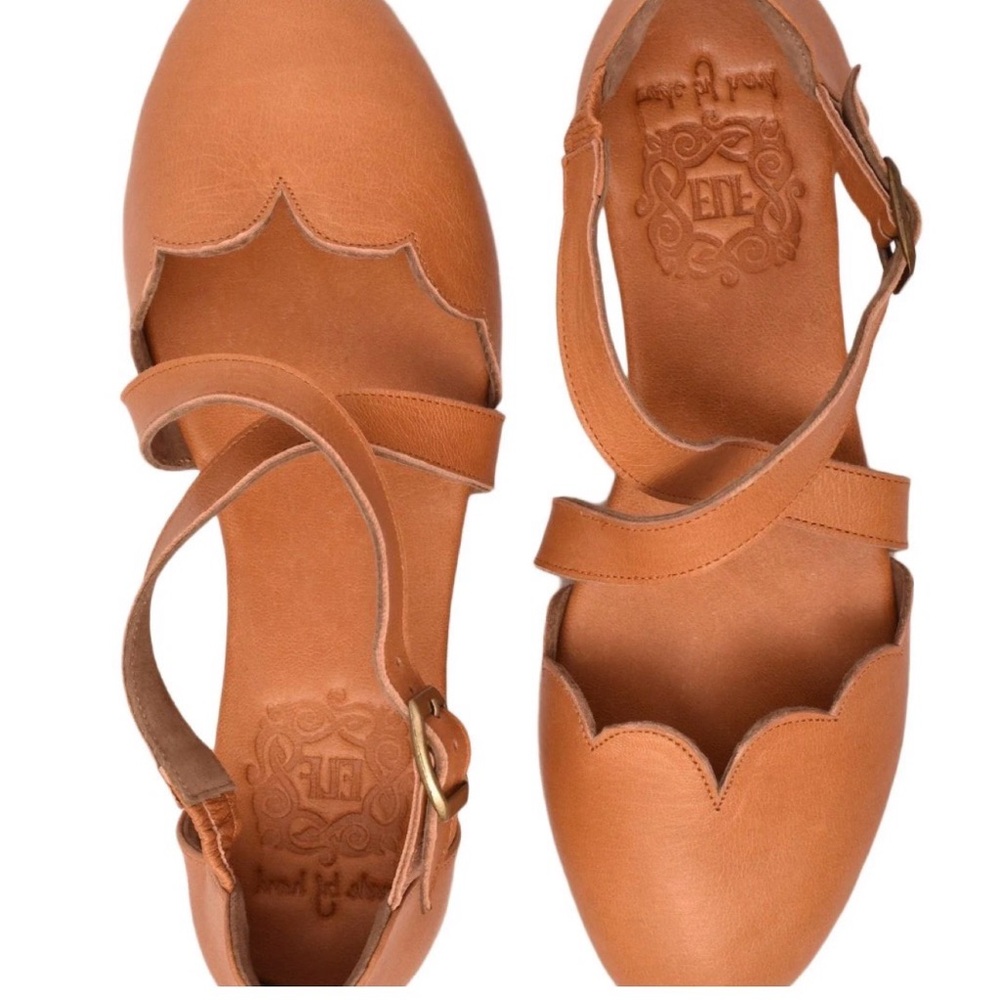 Women's Elf Handmade Mangrove Leather Flats Size 6.5